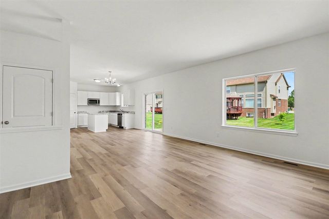 43640 S Timberview Drive, Belleville, MI 48111