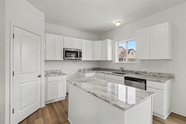 43640 S Timberview Drive, Belleville, MI 48111