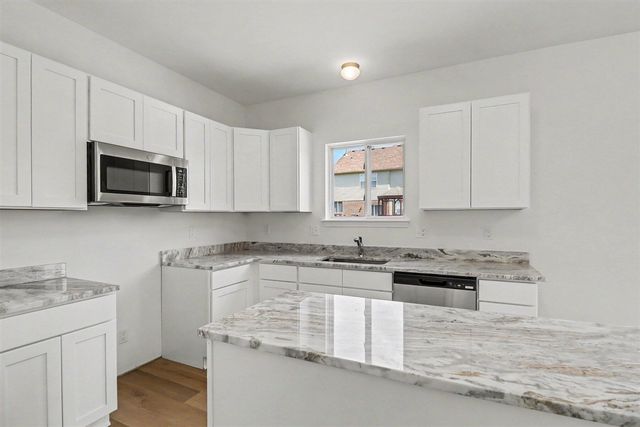 43640 S Timberview Drive, Belleville, MI 48111