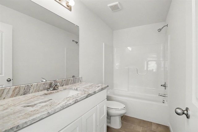 43640 S Timberview Drive, Belleville, MI 48111