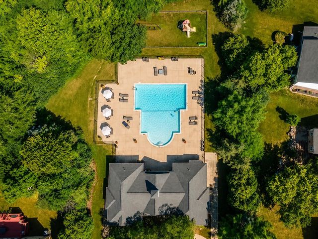 43640 S Timberview Drive, Belleville, MI 48111