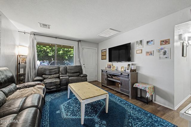 6107 W KEIM Drive, Glendale, AZ 85301