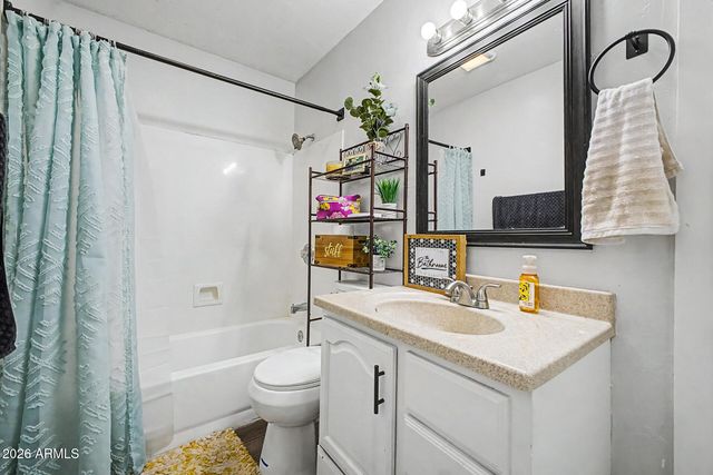 6107 W KEIM Drive, Glendale, AZ 85301