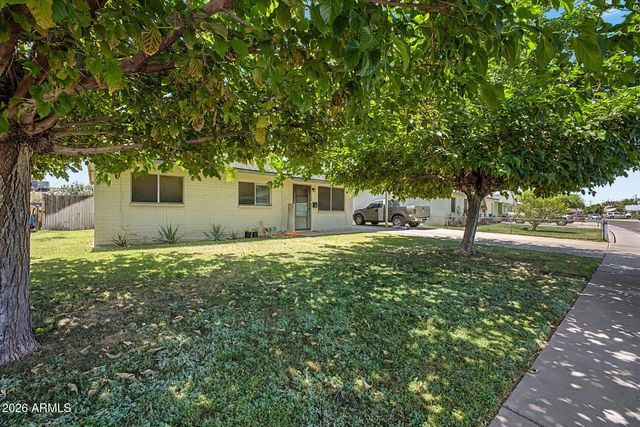 6107 W KEIM Drive, Glendale, AZ 85301