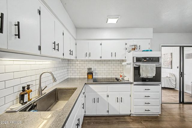 6107 W KEIM Drive, Glendale, AZ 85301