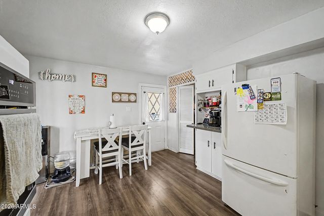 6107 W KEIM Drive, Glendale, AZ 85301