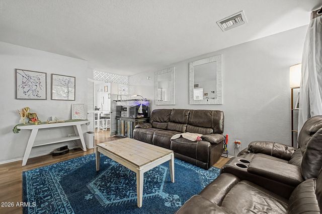 6107 W KEIM Drive, Glendale, AZ 85301