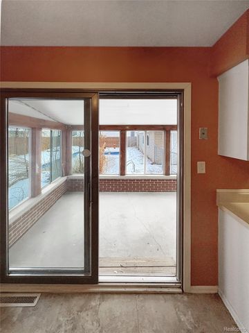 818 Dell Avenue, Flint, MI 48507