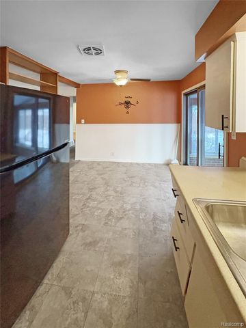 818 Dell Avenue, Flint, MI 48507