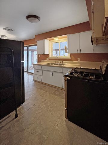 818 Dell Avenue, Flint, MI 48507