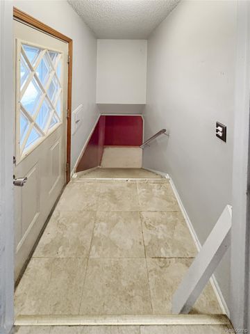 818 Dell Avenue, Flint, MI 48507