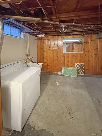 818 Dell Avenue, Flint, MI 48507