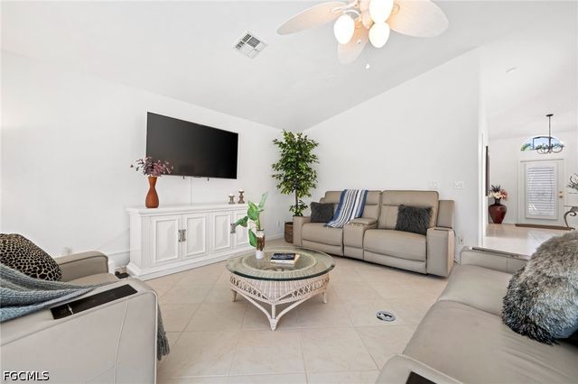 21489 Sheridan RUN, Estero, FL 33928