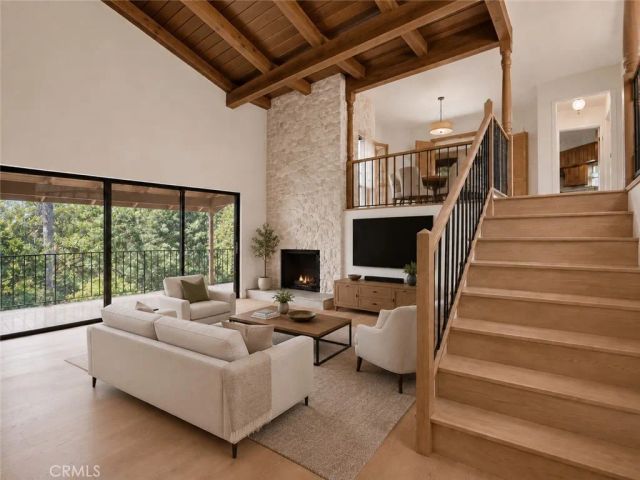 5346 Elvira Road, Woodland Hills, CA 91364