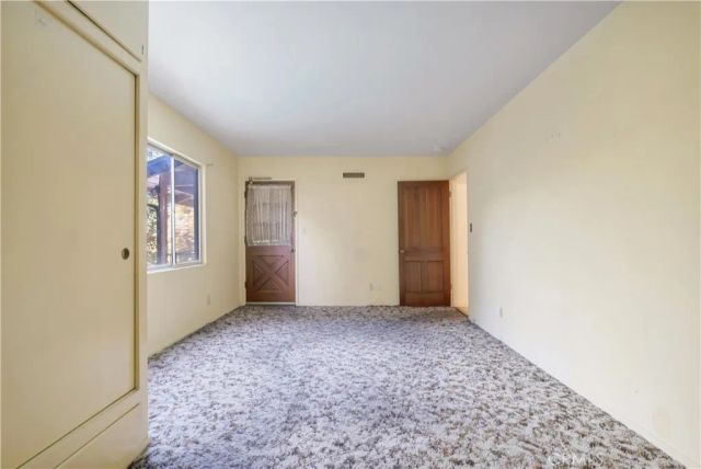 5346 Elvira Road, Woodland Hills, CA 91364