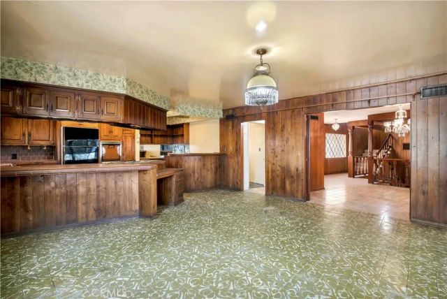 5346 Elvira Road, Woodland Hills, CA 91364