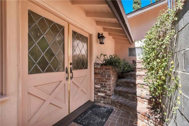 5346 Elvira Road, Woodland Hills, CA 91364