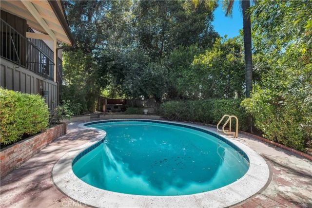 5346 Elvira Road, Woodland Hills, CA 91364