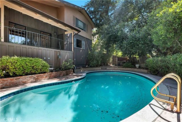 5346 Elvira Road, Woodland Hills, CA 91364
