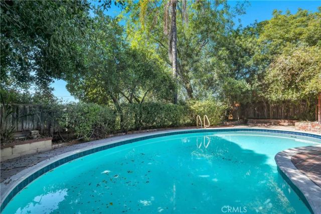 5346 Elvira Road, Woodland Hills, CA 91364