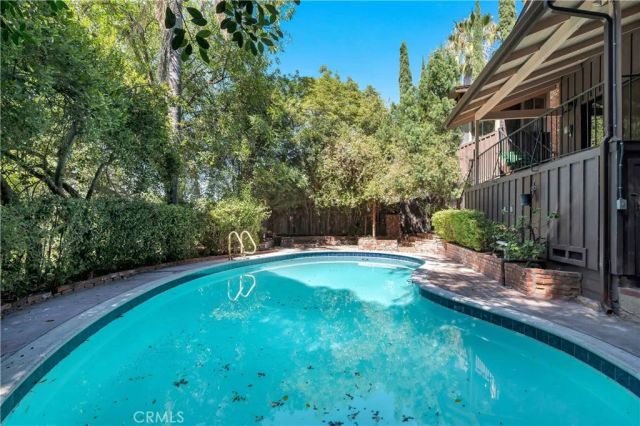 5346 Elvira Road, Woodland Hills, CA 91364