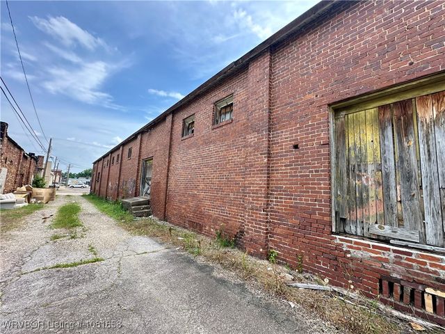21 E Carney Street, Paris, AR 72855
