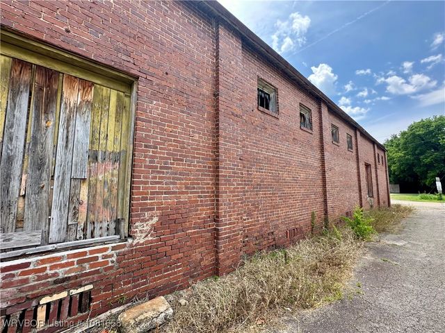 21 E Carney Street, Paris, AR 72855