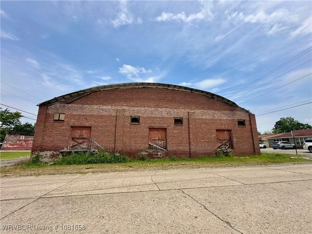 21 E Carney Street, Paris, AR 72855