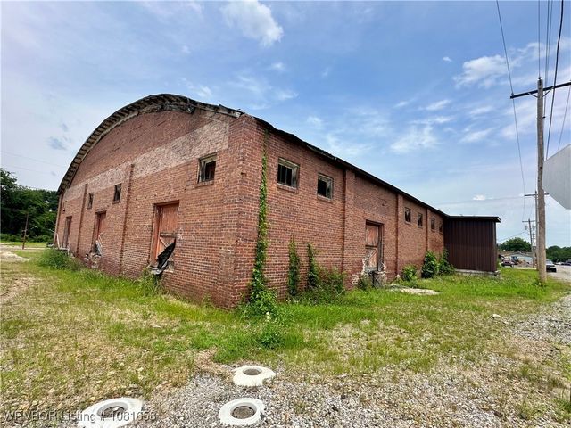 21 E Carney Street, Paris, AR 72855