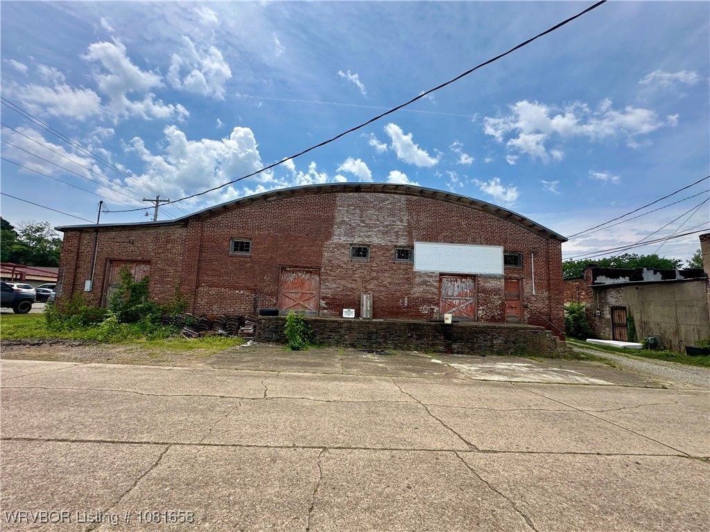21 E Carney Street, Paris, AR 72855