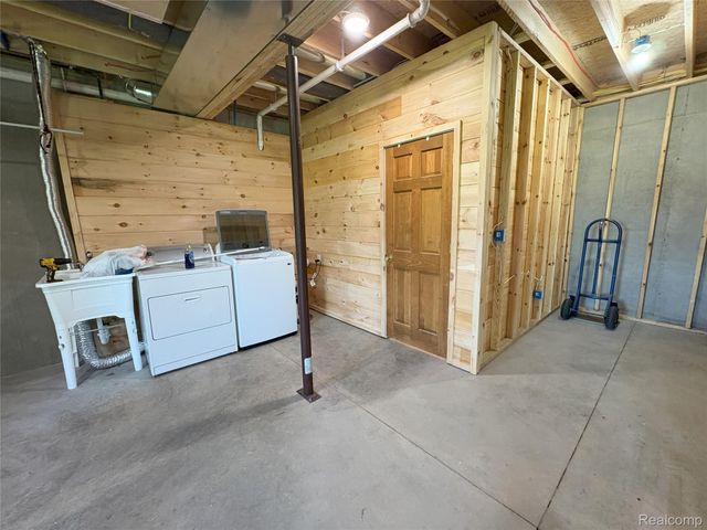 103 Arbutus Drive, Clam Lake Township, MI 49601