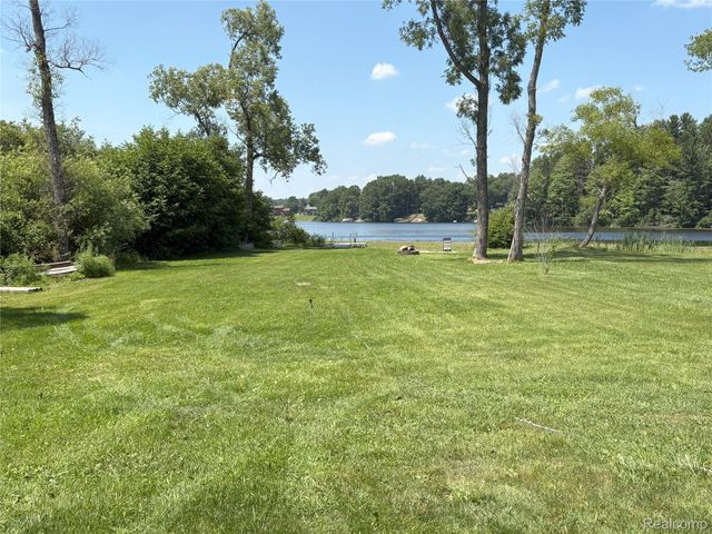 103 Arbutus Drive, Clam Lake Township, MI 49601