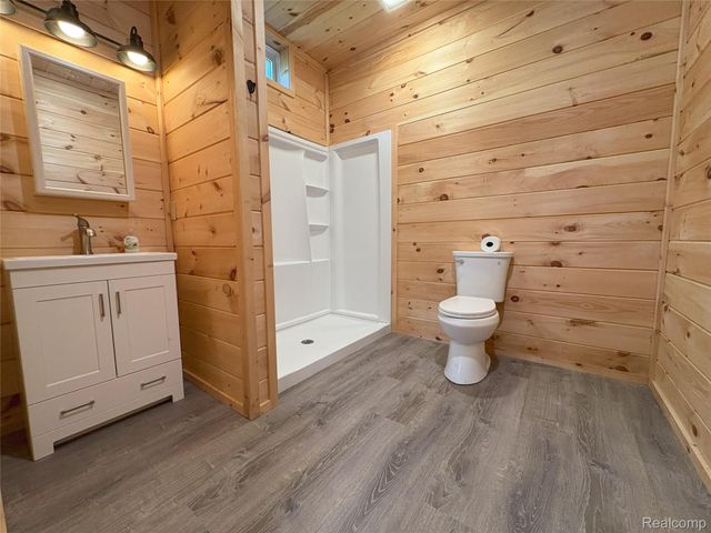 103 Arbutus Drive, Clam Lake Township, MI 49601