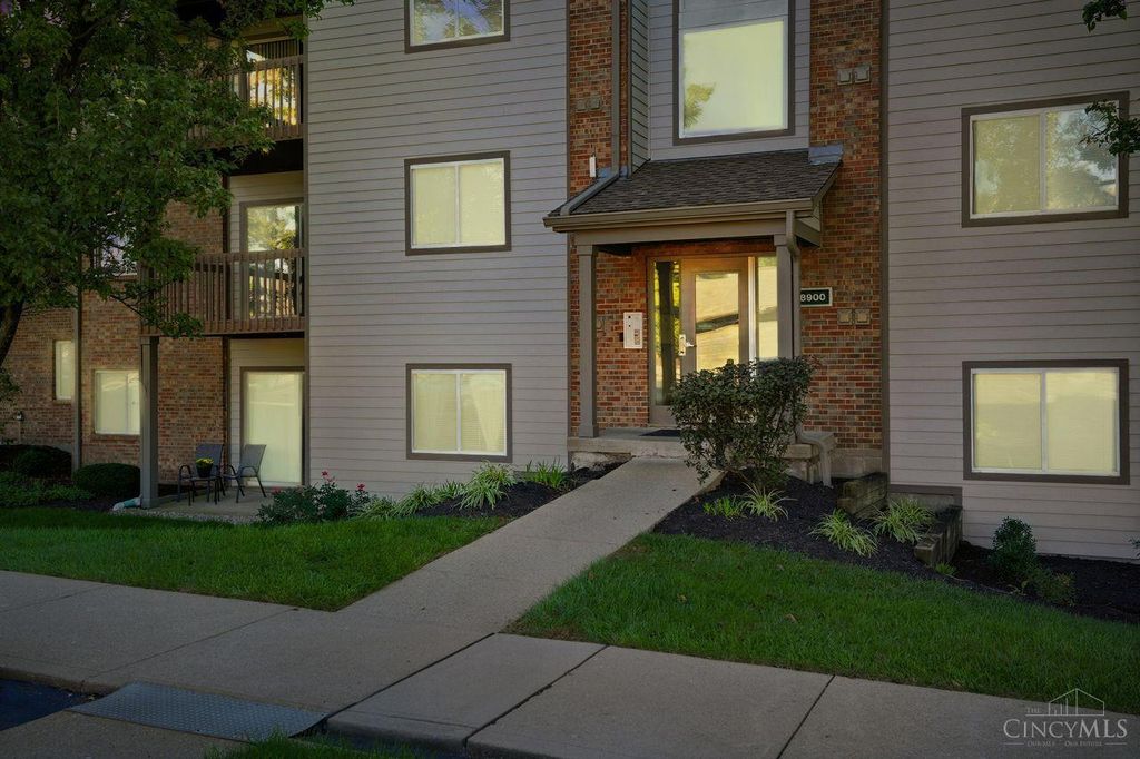 8900 Eagleview Drive, West Chester, OH 45069