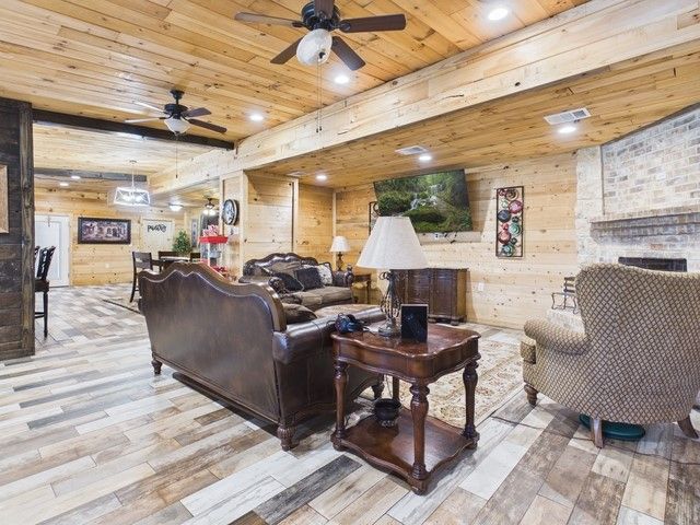 6421 CR 3715, Athens, TX 75752