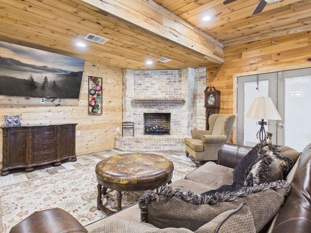 6421 CR 3715, Athens, TX 75752