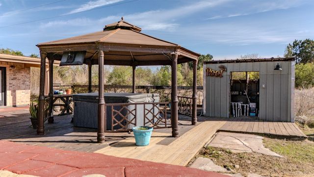 6421 CR 3715, Athens, TX 75752