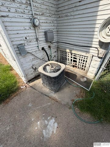 2750 Camden Avenue, Omaha, NE 68111