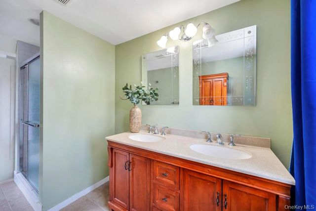 46 Walter Avenue, Hicksville, NY 11801