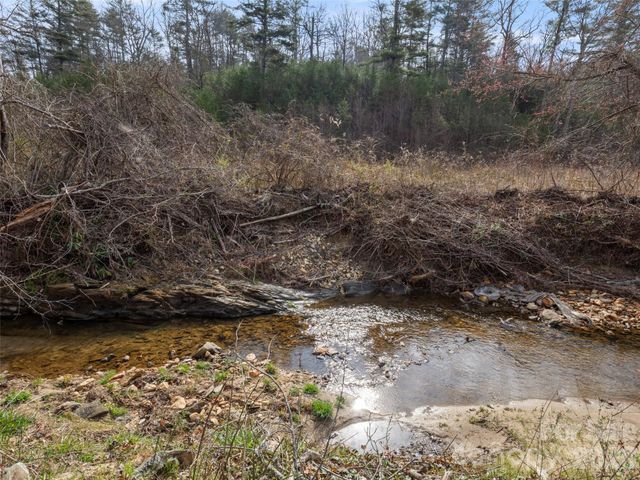 2095 Emmas Grove Road, Fairview, NC 28730