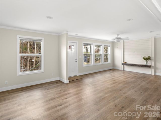 2095 Emmas Grove Road, Fairview, NC 28730