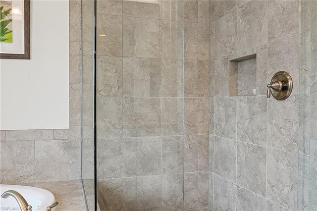 6561 Dominica DR 201, Naples, FL 34113