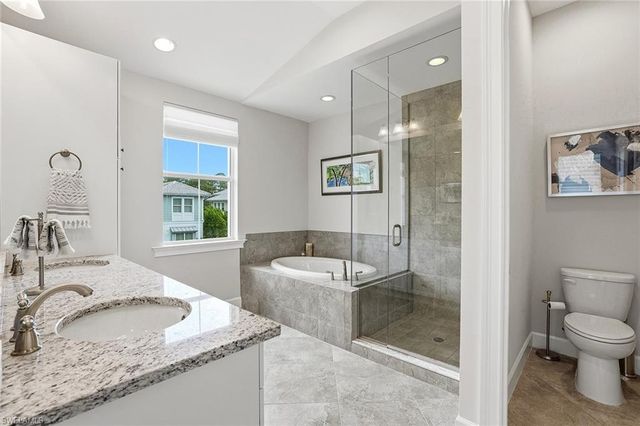 6561 Dominica DR 201, Naples, FL 34113