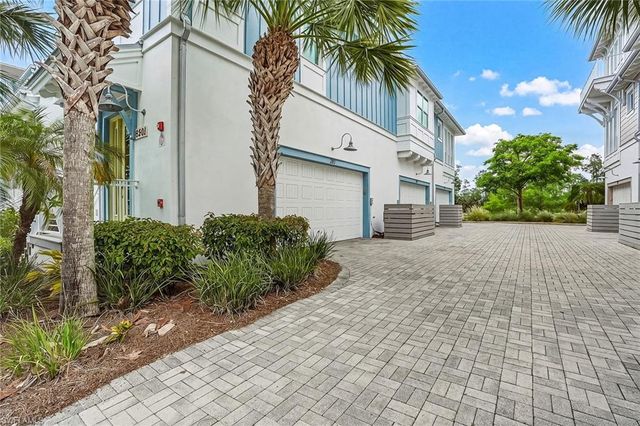 6561 Dominica DR 201, Naples, FL 34113