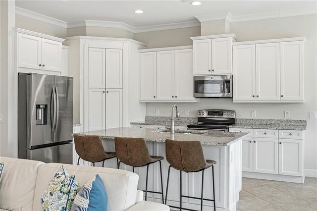 6561 Dominica DR 201, Naples, FL 34113