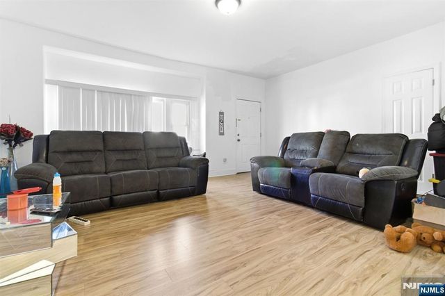 222-224 Osborne Terrace, Newark, NJ 07112