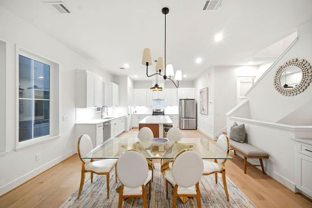 2212 Lou Ellen Lane B, Houston, TX 77018