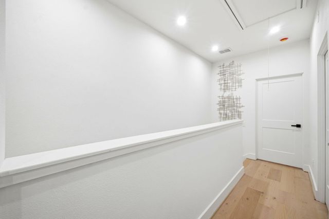 2212 Lou Ellen Lane B, Houston, TX 77018