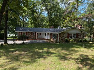 2211 Gold Point N, Hixson, TN 37343