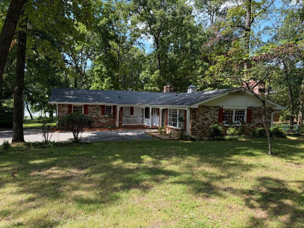 2211 Gold Point N, Hixson, TN 37343